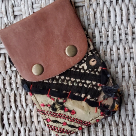 π¨ Free People Boho Embroidered Repurposed vtg banjara hippie Wallet card case - Picture 6 of 11
